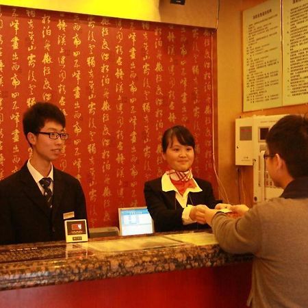 Greentree Inn Guiyang Penshuichi Business Hotel Buitenkant foto