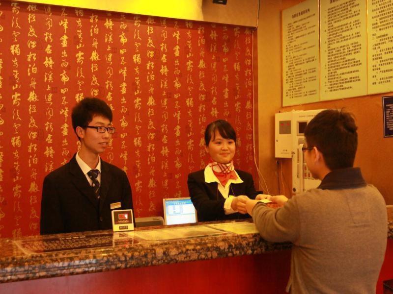 Greentree Inn Guiyang Penshuichi Business Hotel Buitenkant foto
